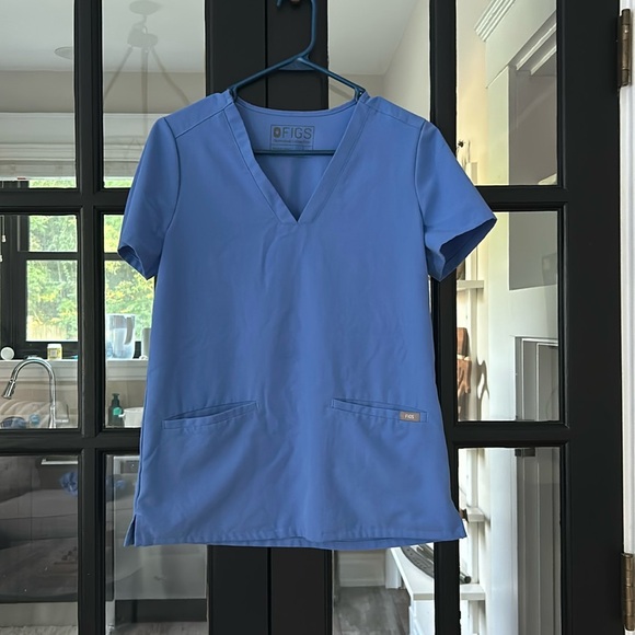 Figs XS two pocket scrub top - Picture 1 of 2